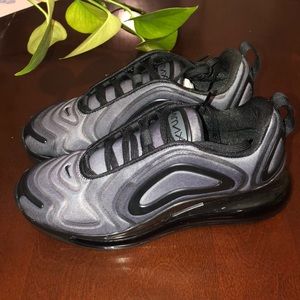 COPY - Nike air max 720 size 2Y Black/Black-Anthr…